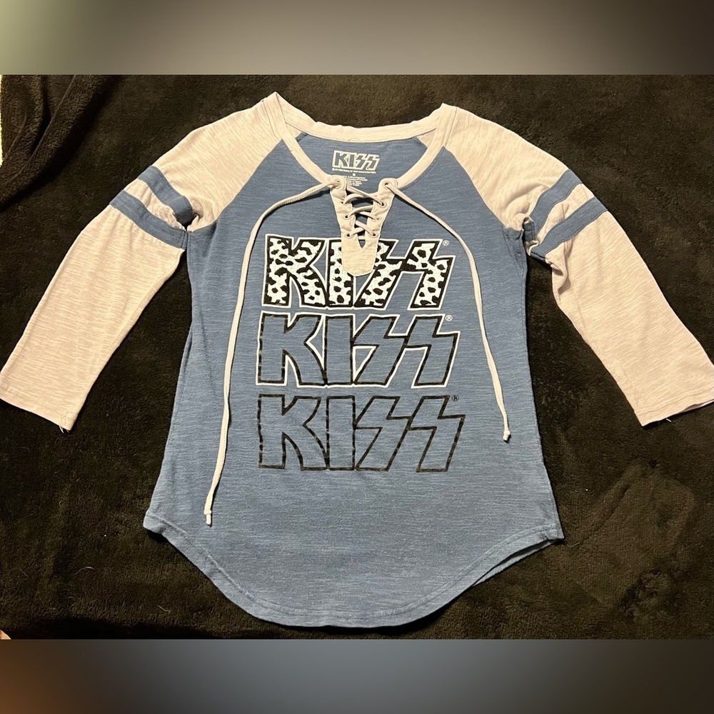 GUC KISS Jersey Lace up front Long Sleeve JR Women’s Small Tshirt